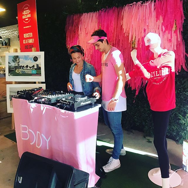 Nothing better than coming to work on a Tuesday morning to a DJ playing in the coffee shop! #cottonon #joblove #photographer #coffee #dj #itsgoungtobeagoodday ☀️