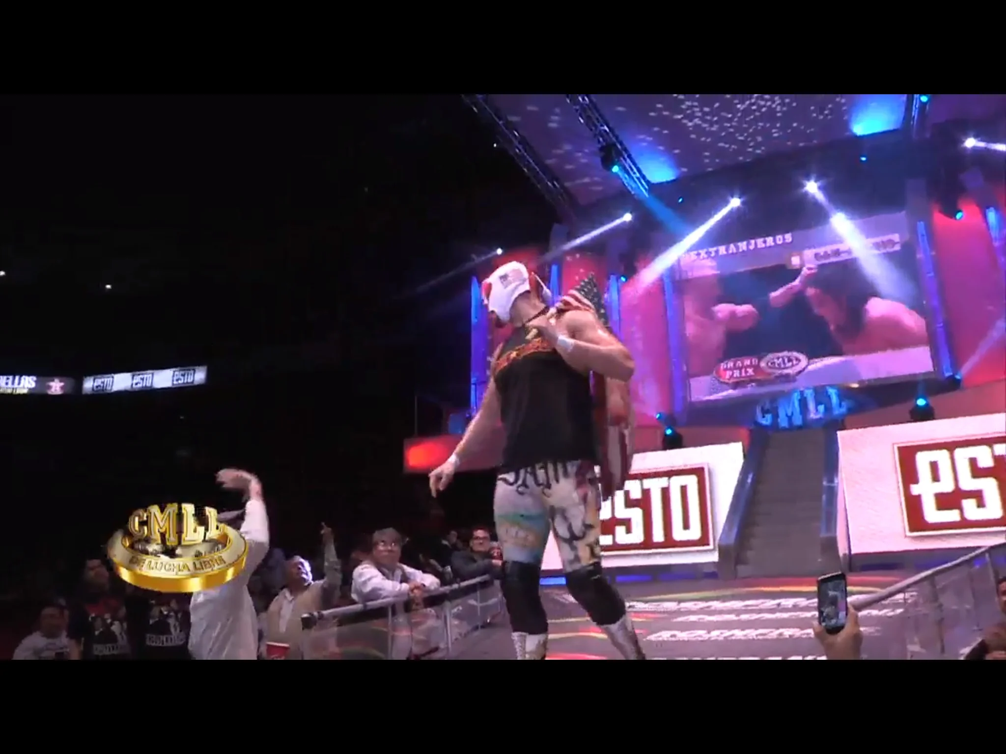 Love Machine Sam Adonis on his way to fight Blue Panther in Arena Mexico.