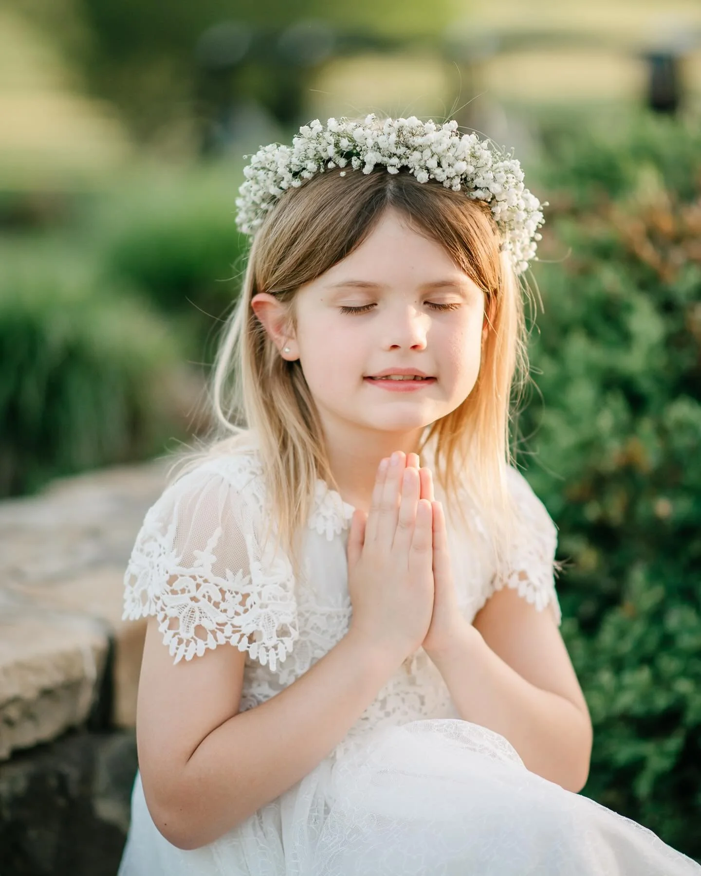 I still have spots remaining this weekend for Studio and Outdoor Communion Minis! I also still have openings on Sunday 4/18. You don&rsquo;t want to miss capturing this special season of life. DM me for the link to book! 🩷

#westchesterpa #chesterco