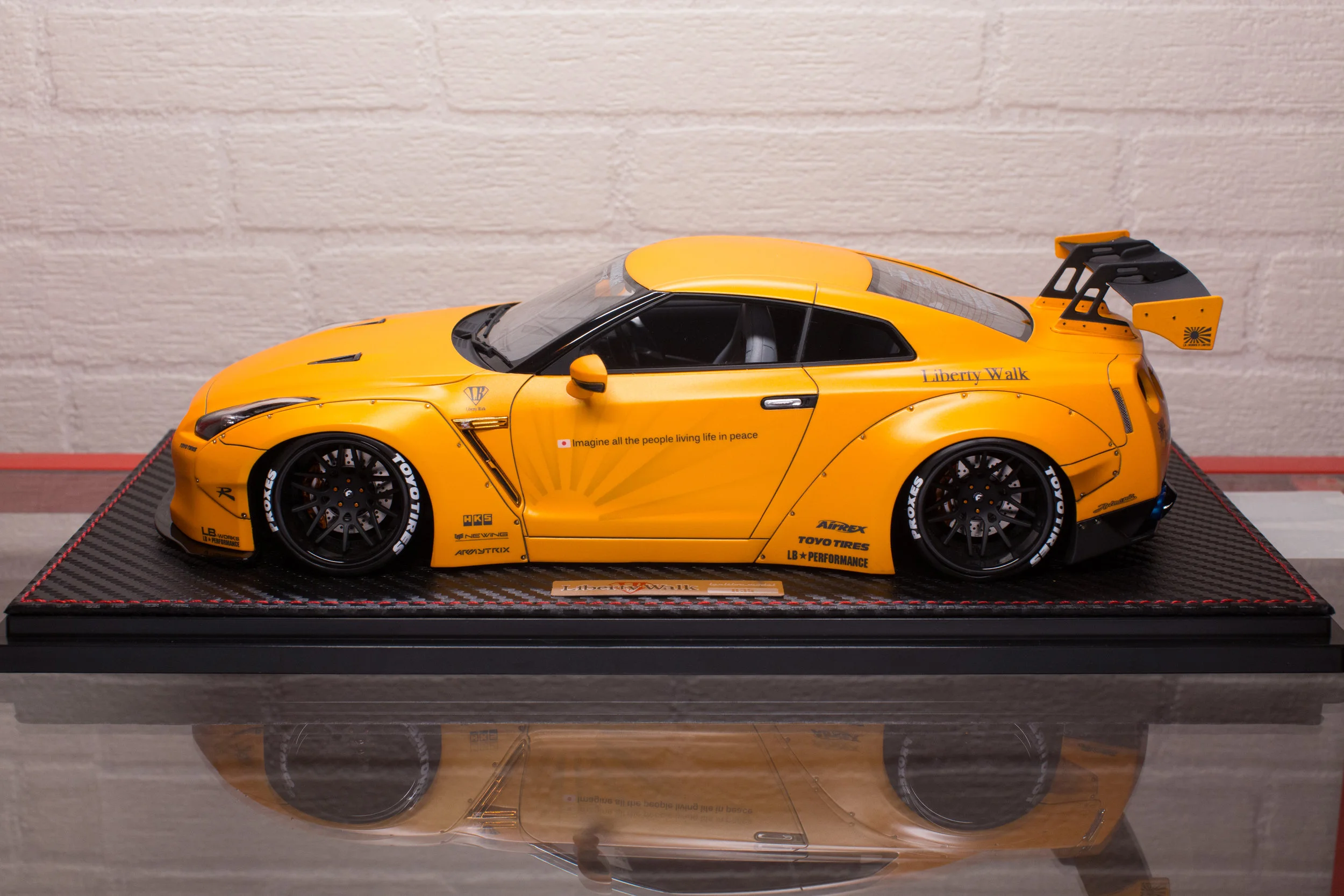 Models - IG 1/18 Nissan Liberty Walk R35 GTR (Matt Orange 