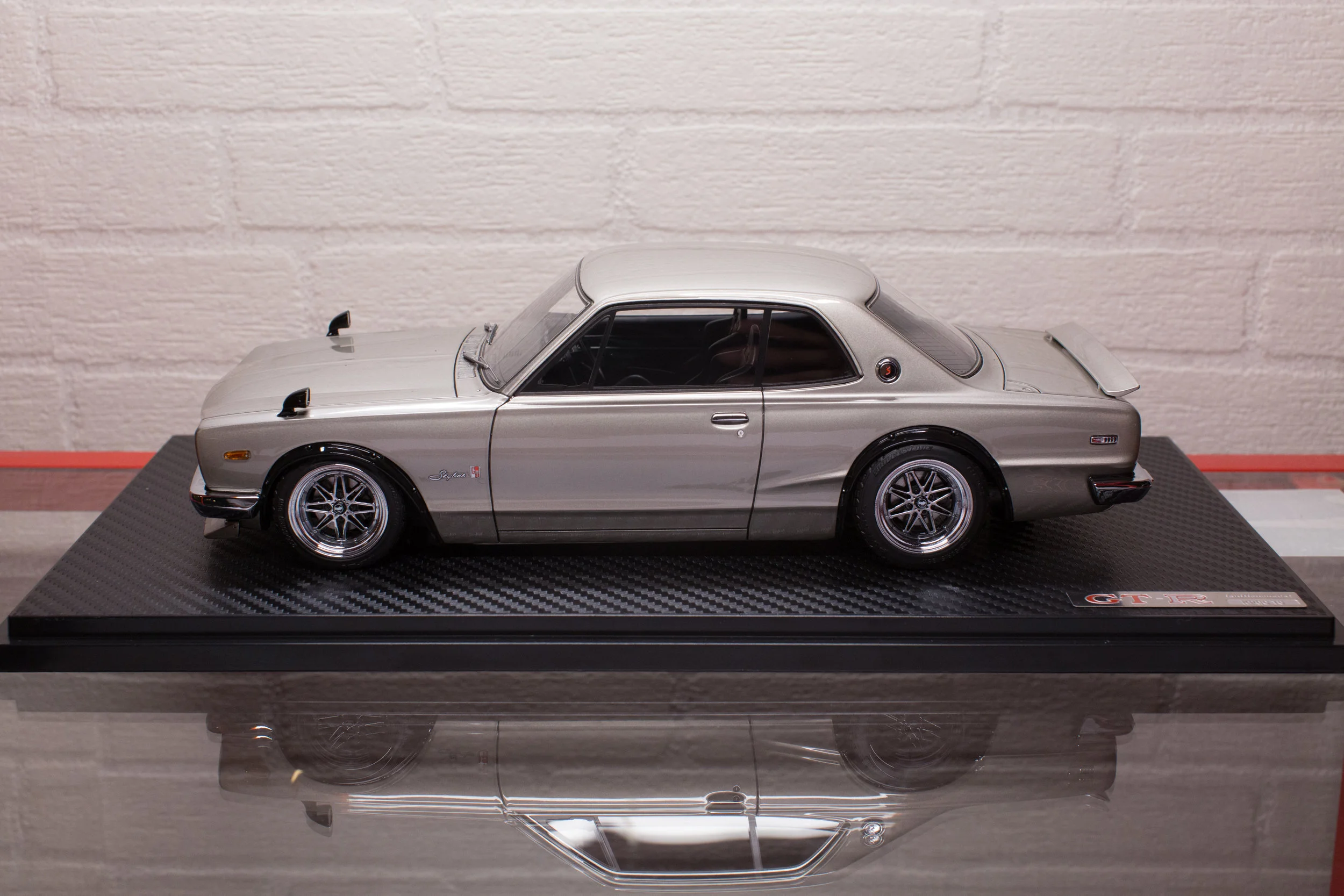 Ignition Model 1/18 Nissan Skyline 2000 GT-R (KPGC 10)