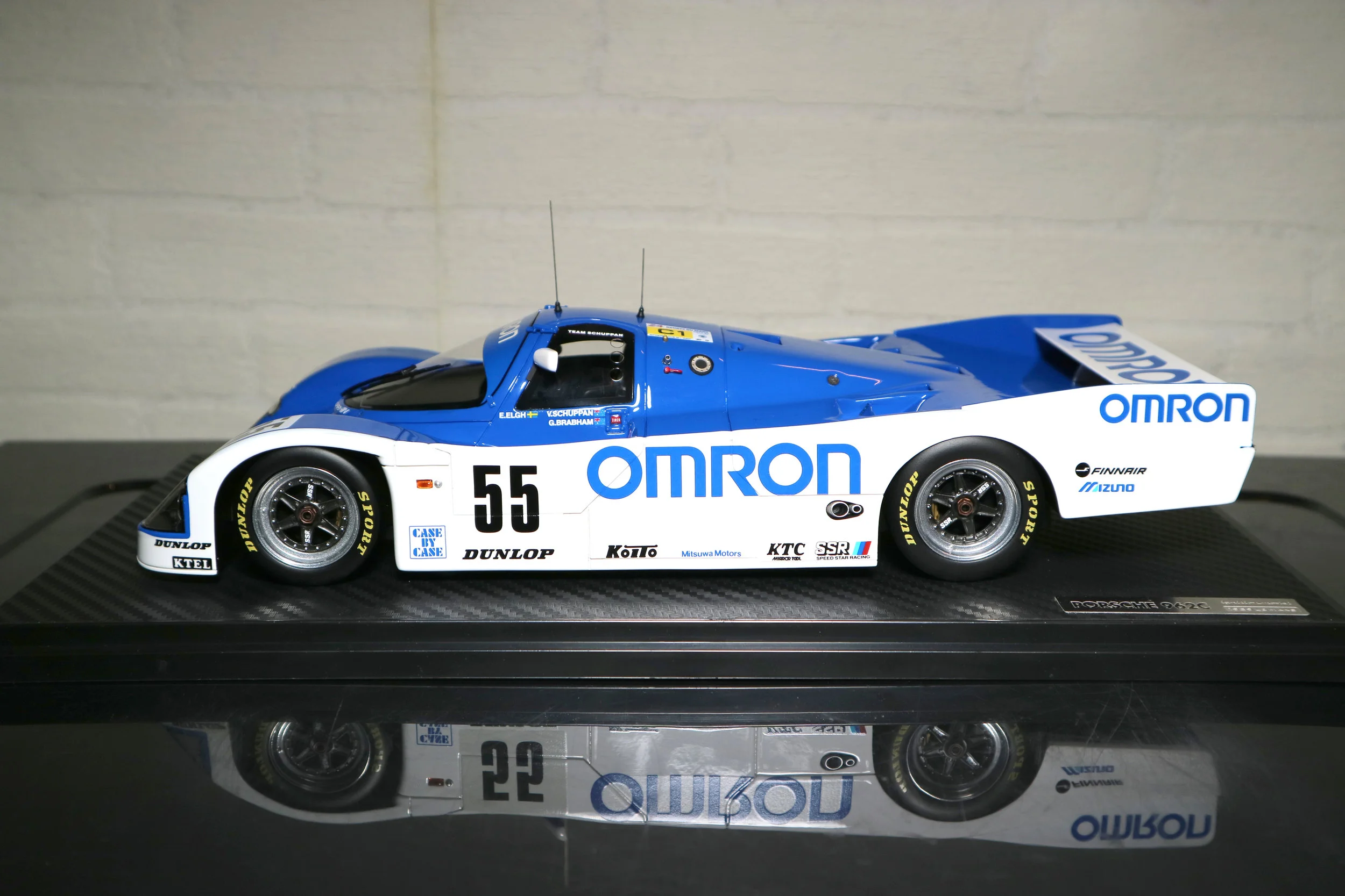 Ignition Model 1/18 OMRON Porsche 962C #55 1989 Le Mans