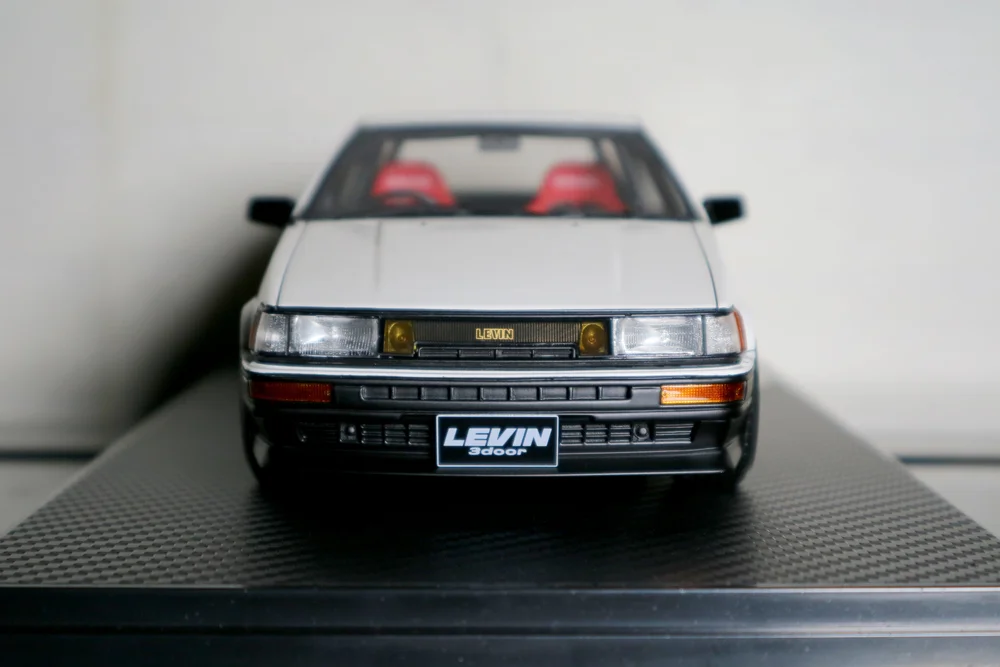 Ignition Model - 1/18 Toyota Corolla Levin (AE86) White spec-I