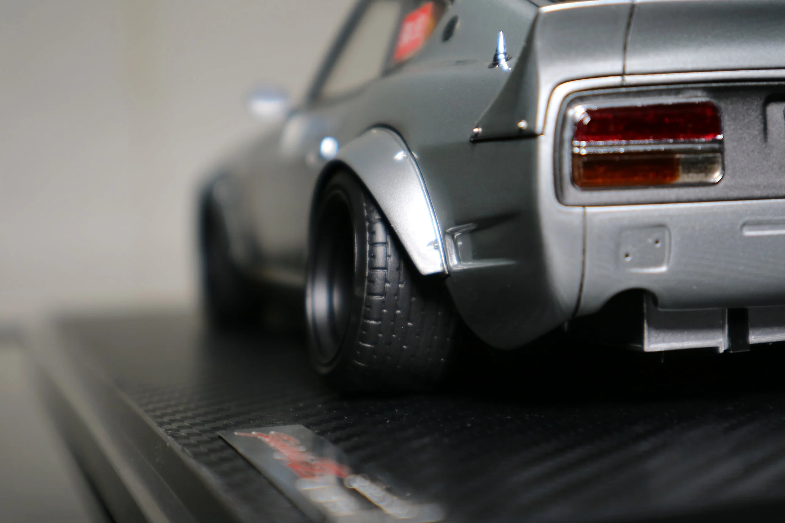 自動車 ignition model Fairlady 240ZG Full Works Ignition Model 1:18 Nissan Fairlady 240ZG (HS30) in White