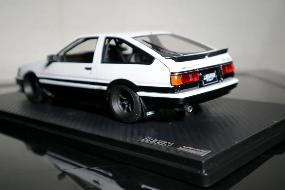 Ignition Model - 1/18 Toyota Corolla Levin (AE86) White spec-II