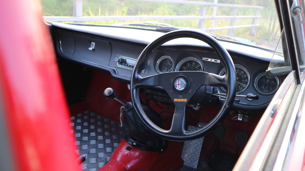 Classicsracer-1968-Alfa-GT1600-JR-4.JPG