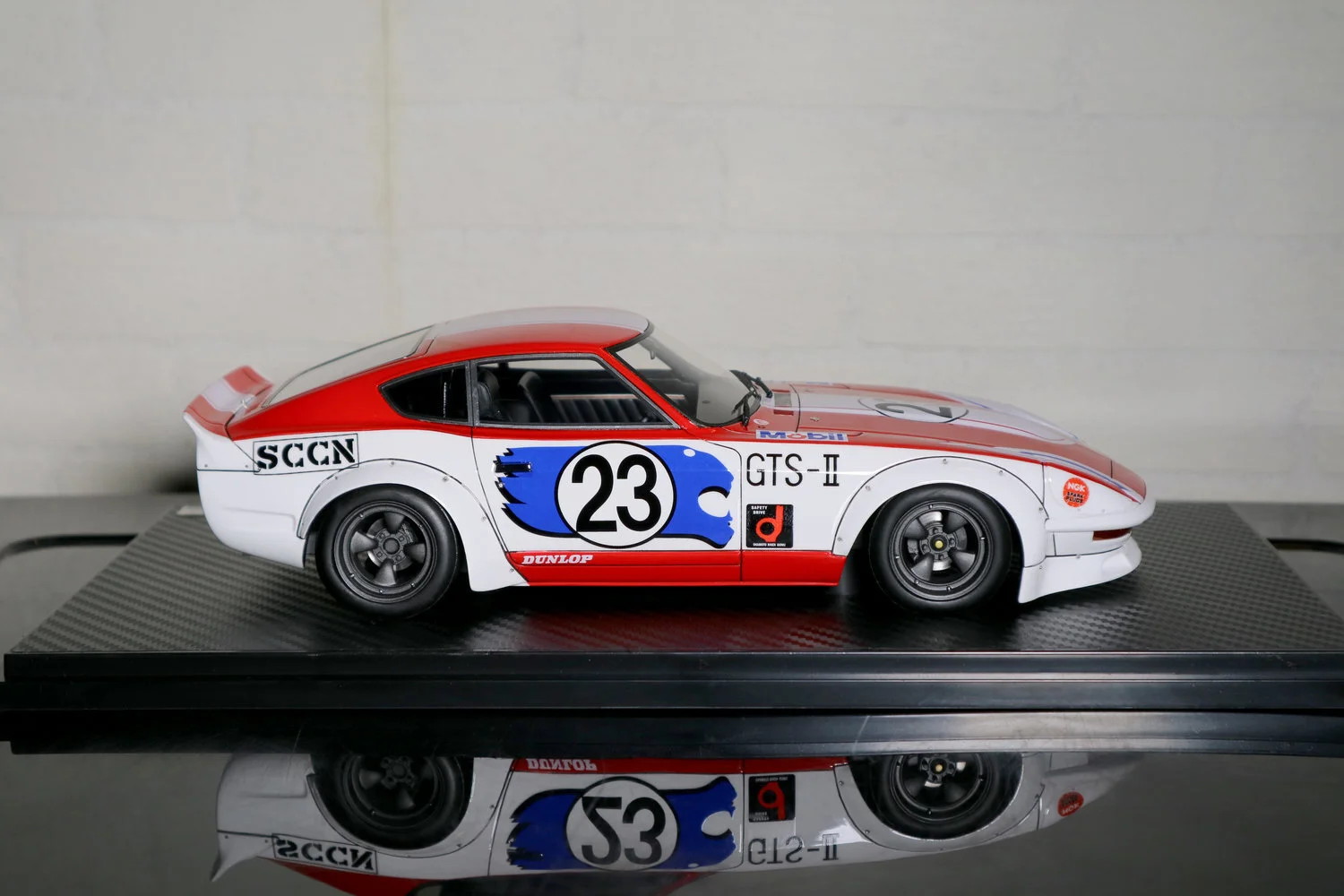Classicsracer-Nissan-Fairlady-240ZG-HS30-Racing-number-23-Ignition-Model-2.jpeg