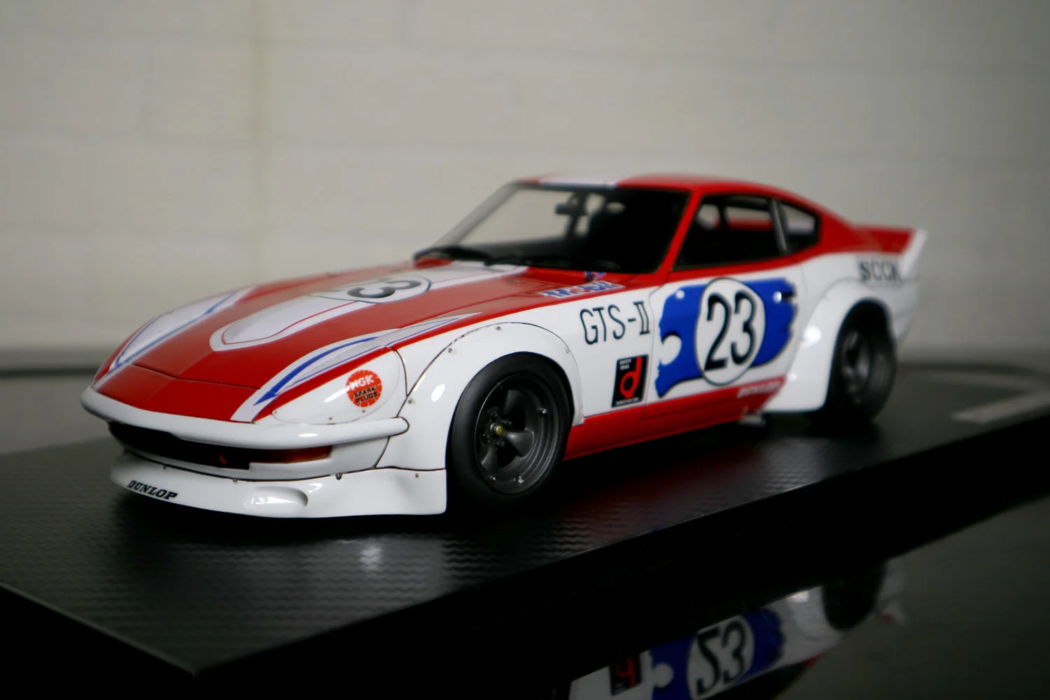 Classicsracer-Nissan-Fairlady-240ZG-HS30-Racing-number-23-Ignition-Model-5.jpeg