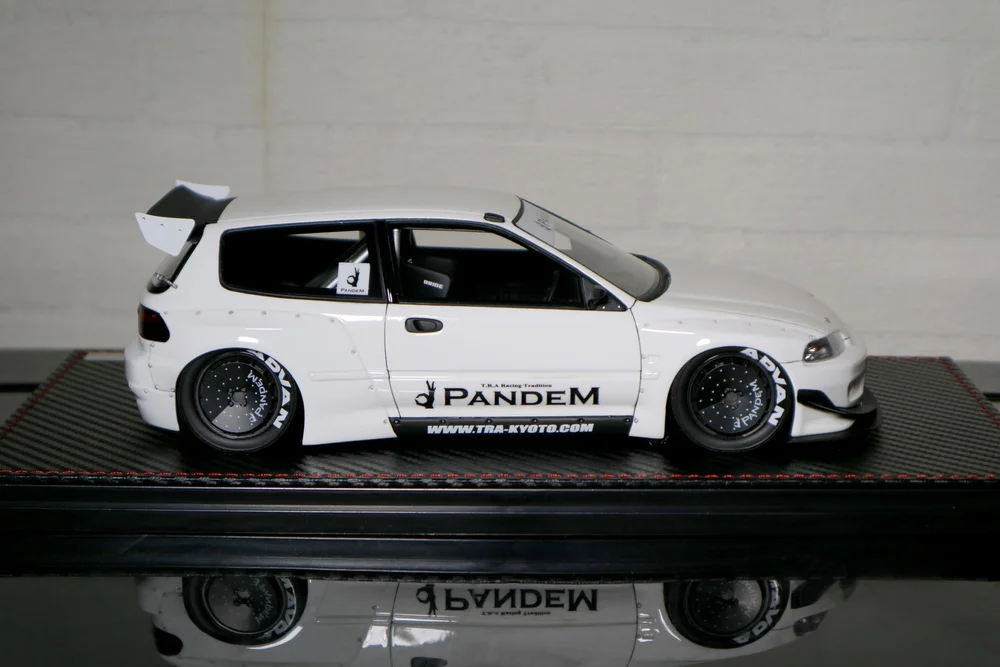 イグニッションモデル　1/18 PANDEM CIVIC (EG6) Ignition Model - 1/18 Pandem Civic (EG6) White | Classicsracer