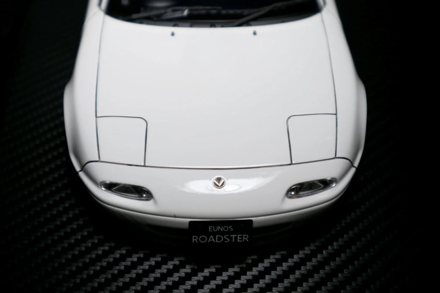 Classicsracer-Eunos-Roadster-NA-White-Ignition-Models-7.jpeg