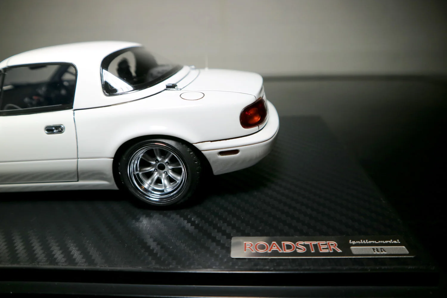 Classicsracer-Eunos-Roadster-NA-White-Ignition-Models-8.jpeg