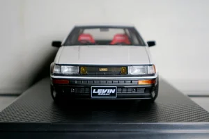 Ignition Model - 1/18 Toyota Corolla Levin White (AE86