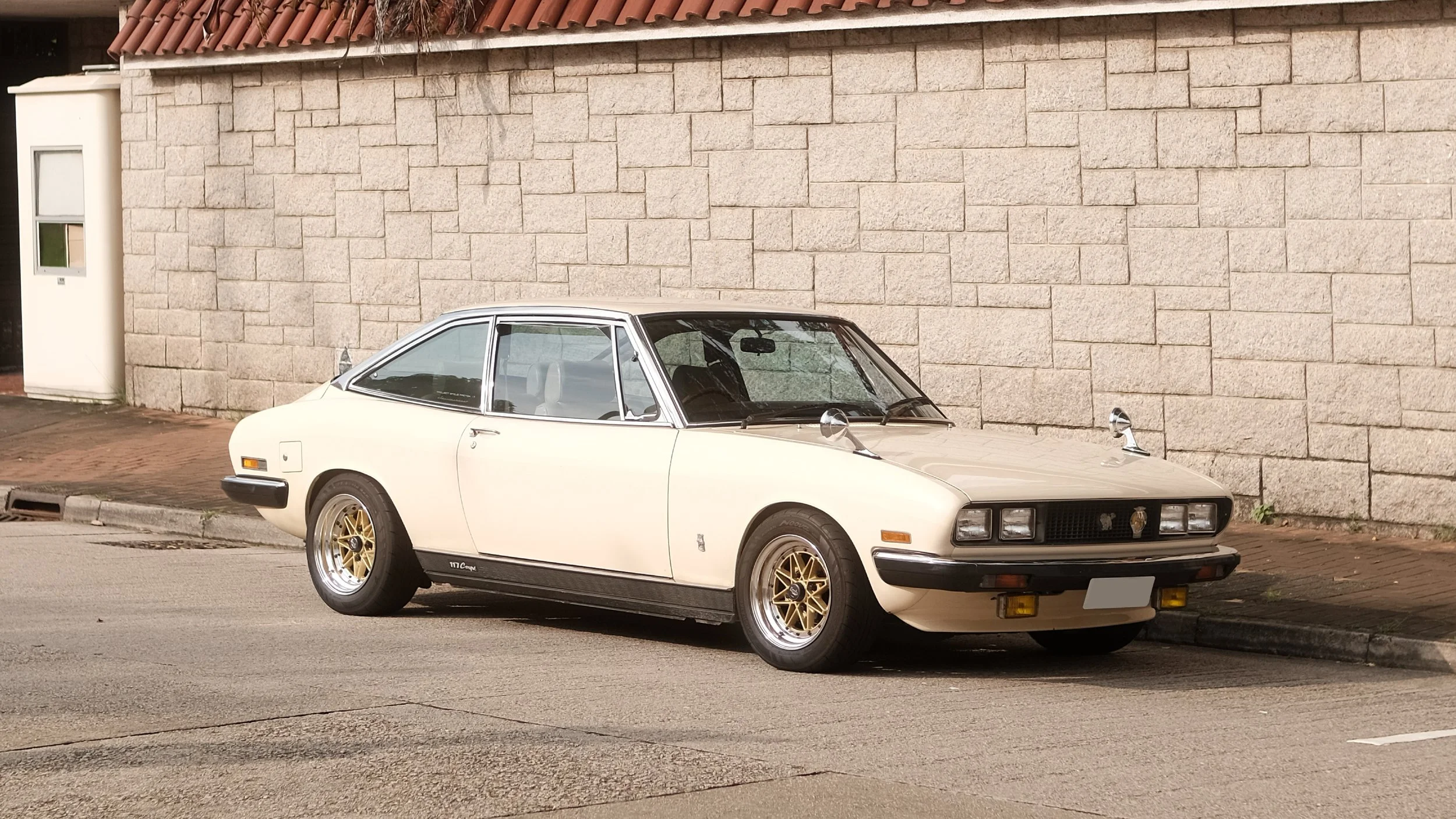 1979 ISUZU 117 COUPE XC