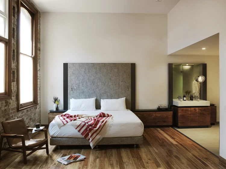 OLDCLARE_INTERIOR_ROOMTHREE_0184.jpg