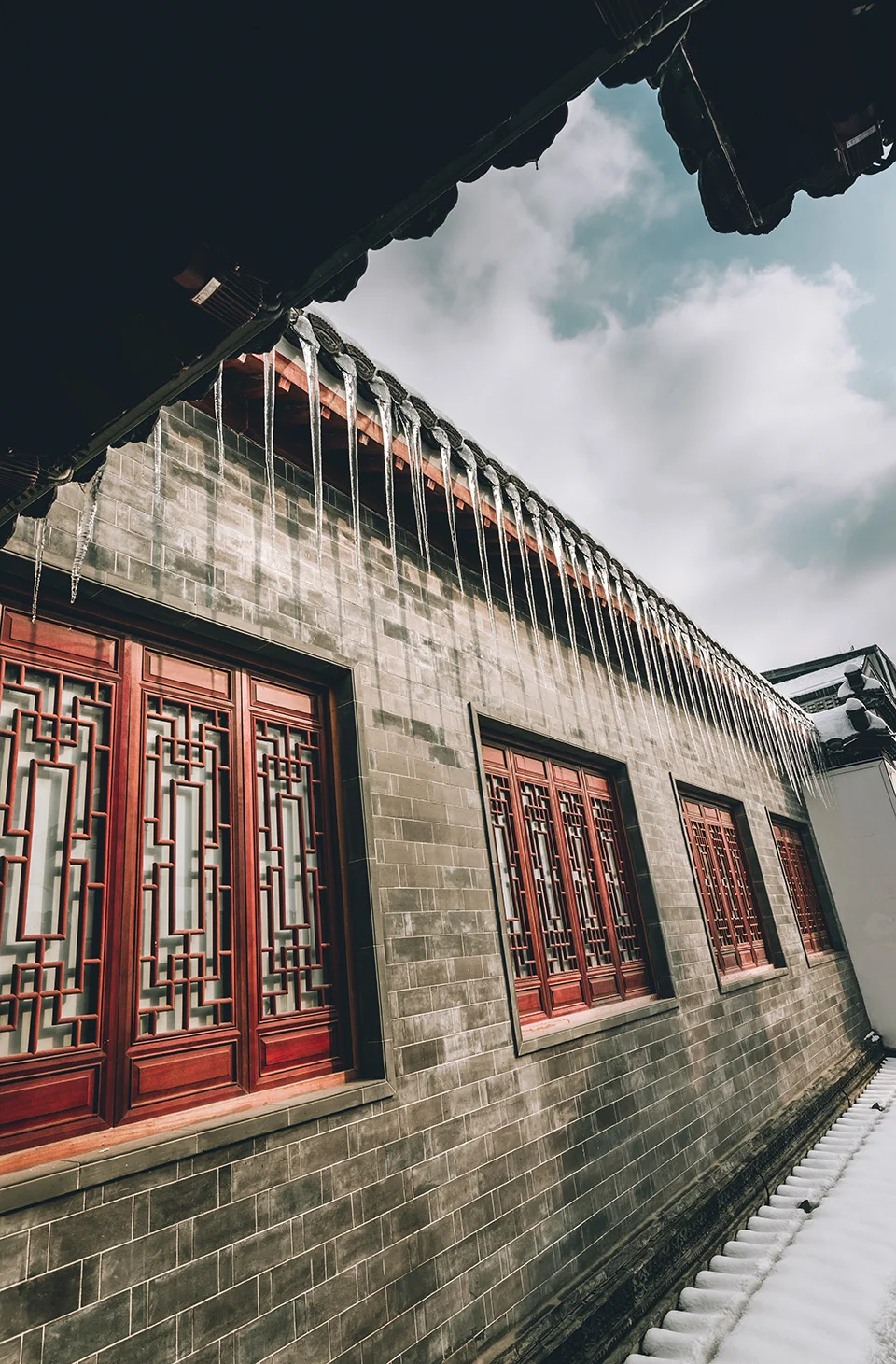 冰溜子很长哦，大约有80-90CM左右。