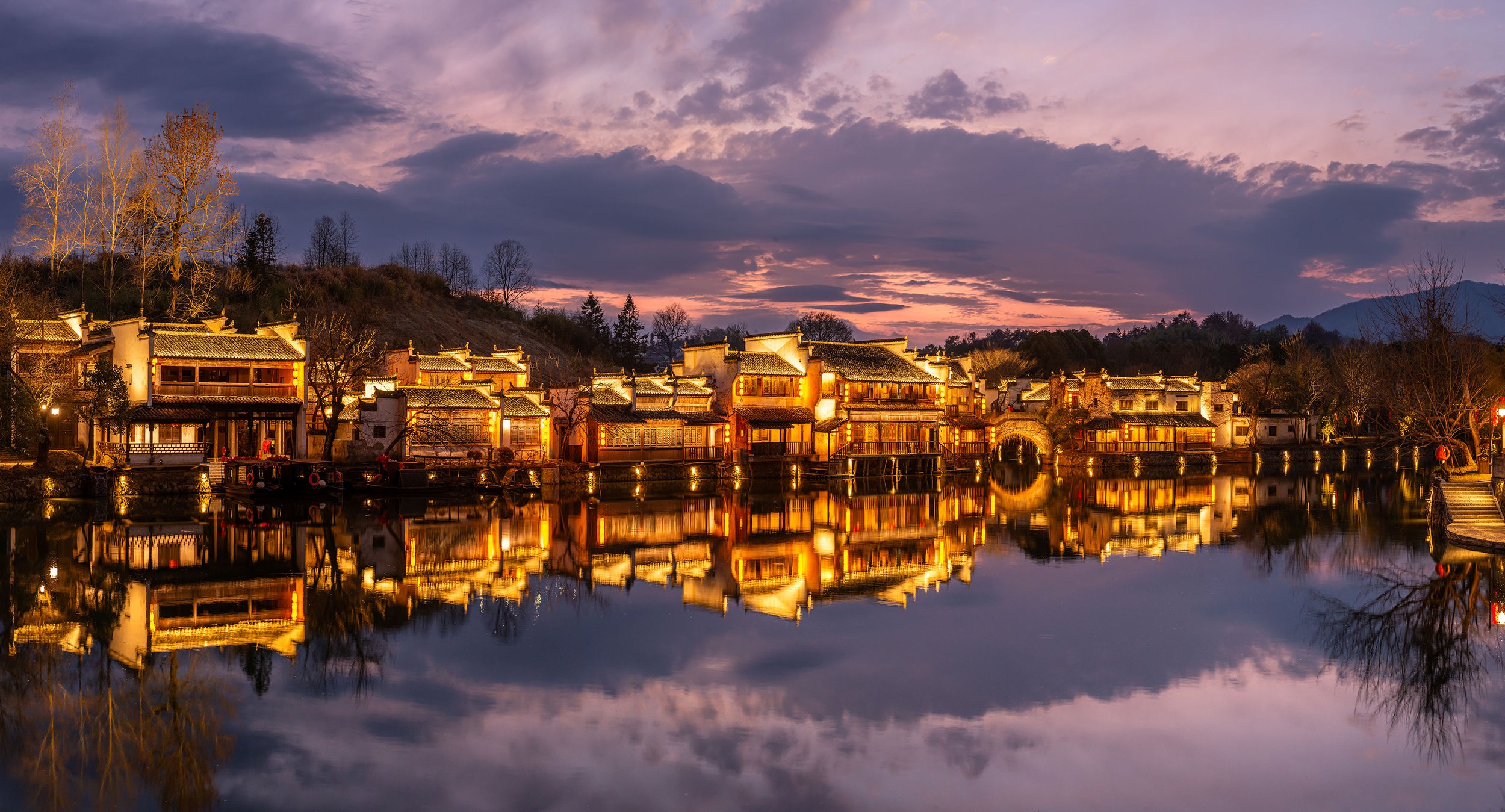 Tranquil Dusk in Xiuli / 宁静秀里