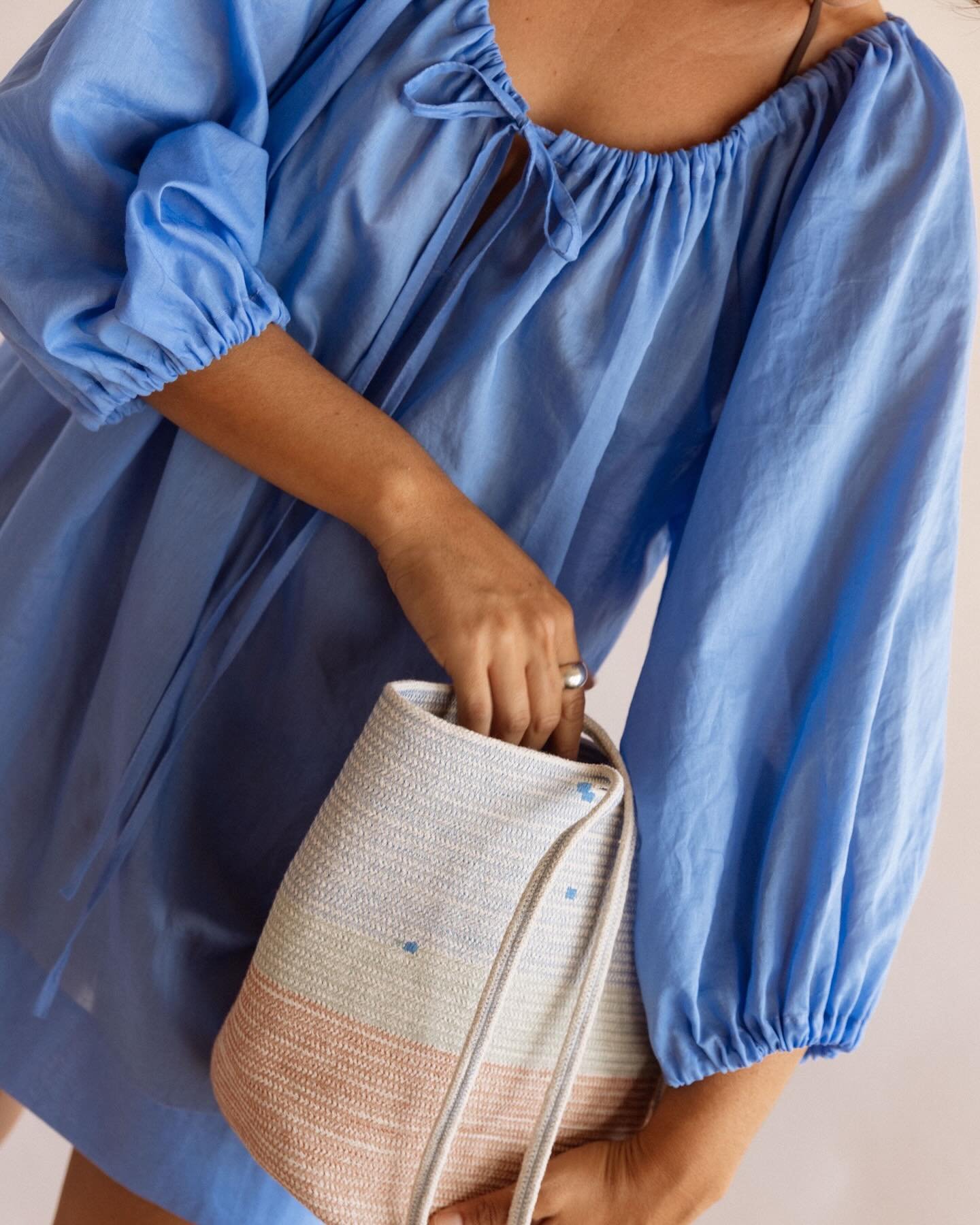 Blue skies, blue dress, no stress 💙
The Flor Mini Dress in featherweight Cotton Lawn in Lagoon. Available for preorder for your Summer vacay now.