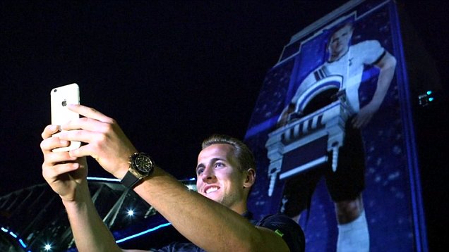 Pictured: Harry Kane (left) with Harry Kane (right)