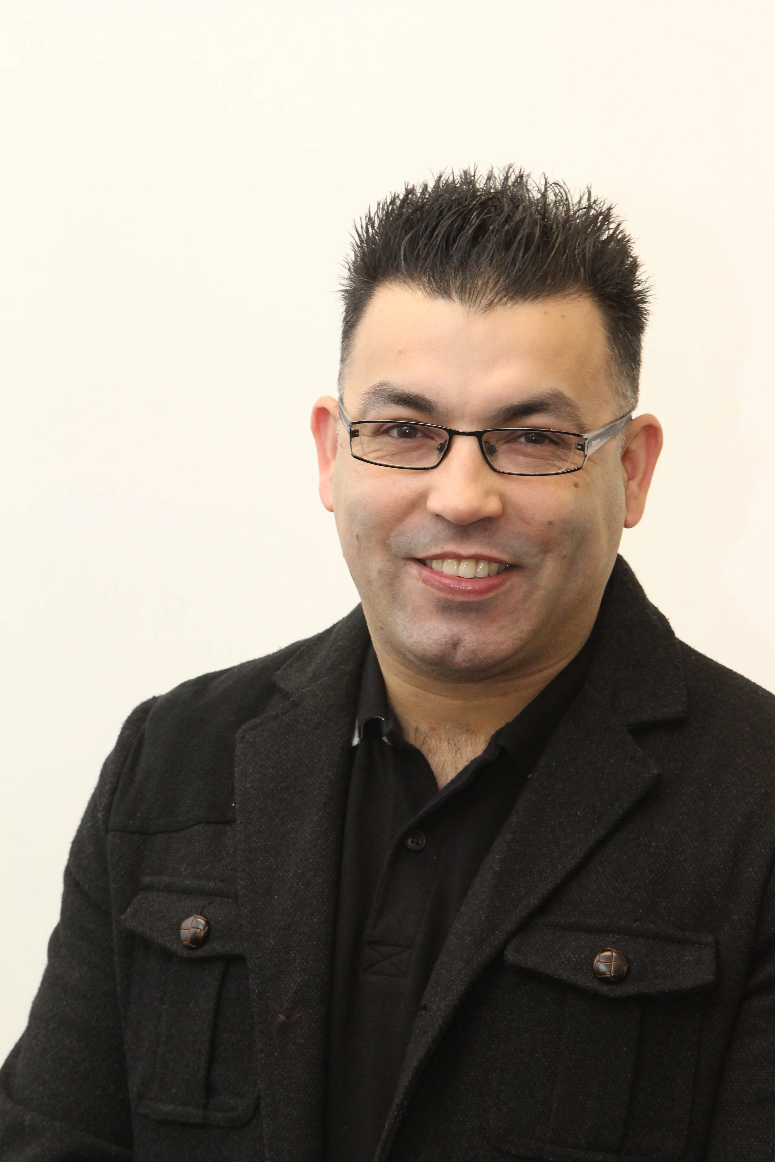 Ivan Oliveira Ivan is Brazilian, and has been married to Luciane Freitas for 19 years. Ivan and his family joined BCC in 2006, and since then they have been involved in the culture and vision of the church. Ivan has been involved in various ministries, including serving as a drummer on the worship team, and leading the Portuguese Life Group. In 2010 Luciane joined the City Pastors ministry as a volunteer, and she continues to serve that project on the streets of Birmingham.