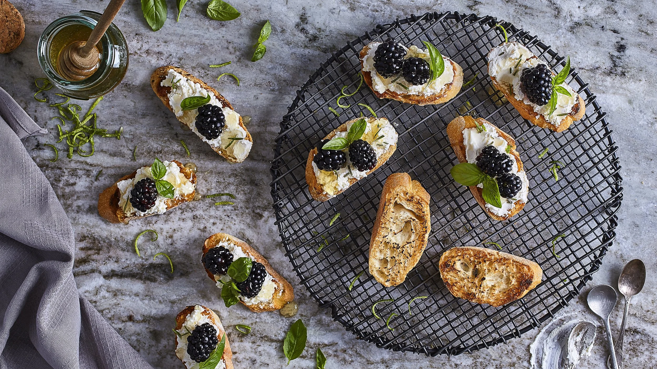 Blackberry Goat Chesse Crostini.jpg