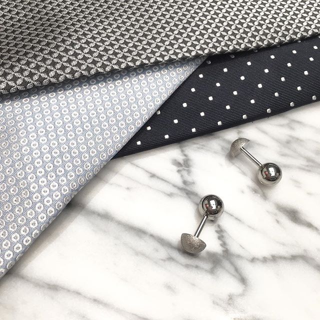 Classy and chic for men in suits 💼
Reversible Matte Crystal cufflinks in silver.
www.gatsbymen.com 
#cufflinks #bespoke #pitti #savilerow #style #london #tailor #classicmen #highfashionmen #gatsby #inspiration #outfitoftheday #WTWT #menstyleguide #v