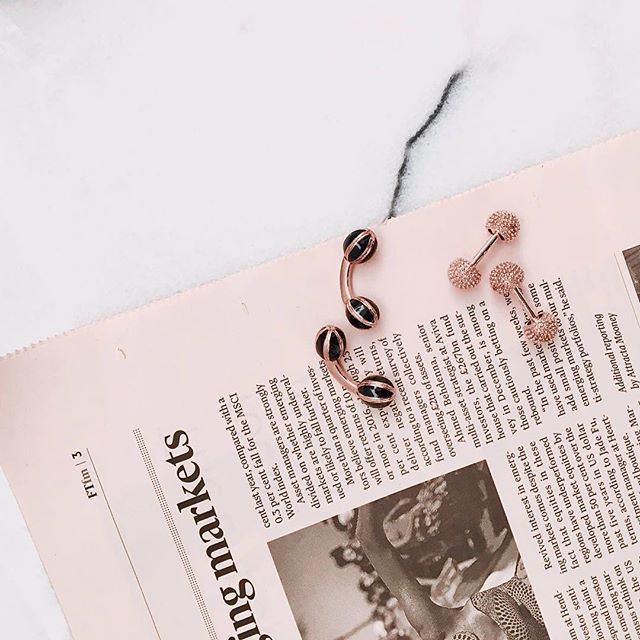 It's a pink kinda Friday! 
Sculptured Knot in Rose Gold and Black Enamel Droplet cufflinks.

www.gatsbymen.com 
#cufflinks #bespoke #pitti #savilerow #pittiuomo #firenze #florence #sprezzatura #menstyleguide #artisan #gq #timeless #vogue #suit #thera
