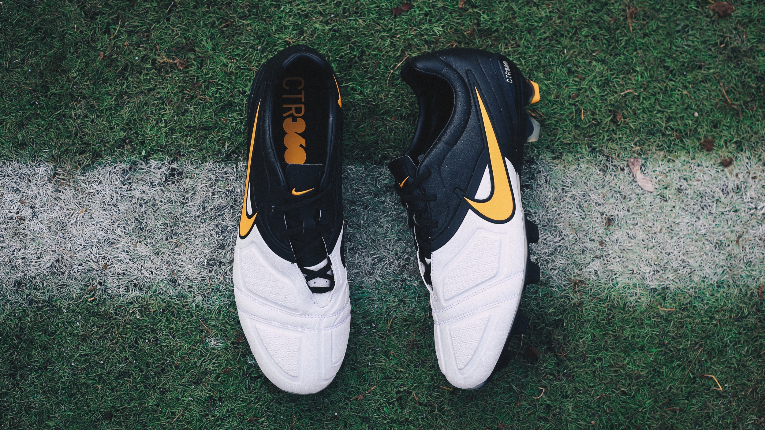 classic t90 football boots