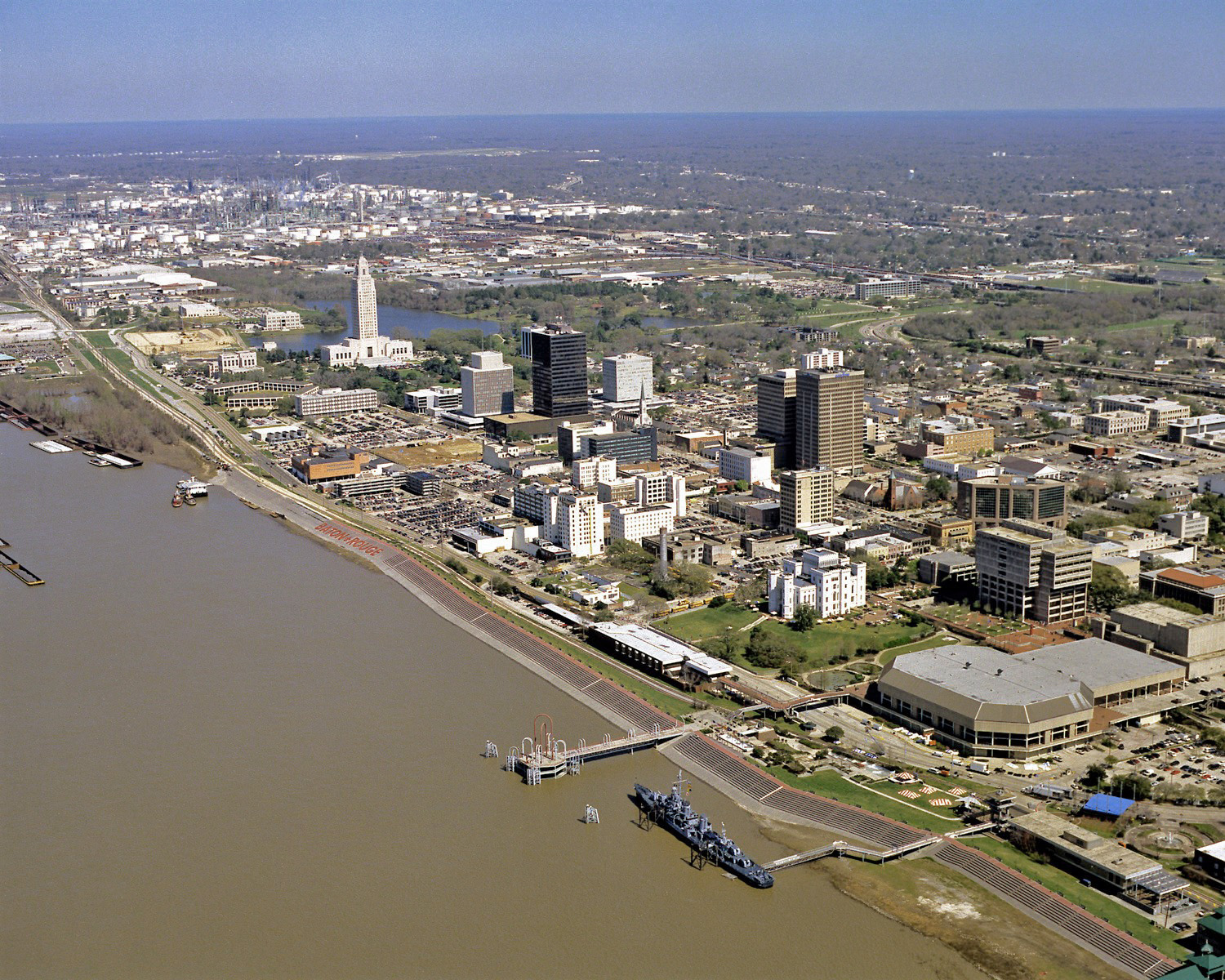 Baton_Rouge_Louisiana_waterfront_aerial_view.jpg