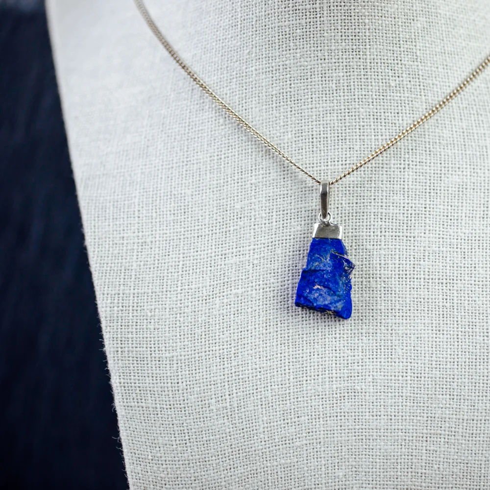 13.AFGHAN_LAPIS_PENDANT_WORN.jpg