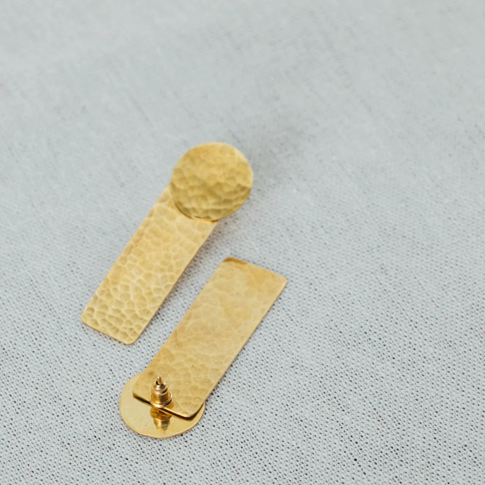 Kenya_BrassJewellery_EthicalJewellery_MAUMBO_Earstuds_Flip3_SustainableBrassJewellery.jpg