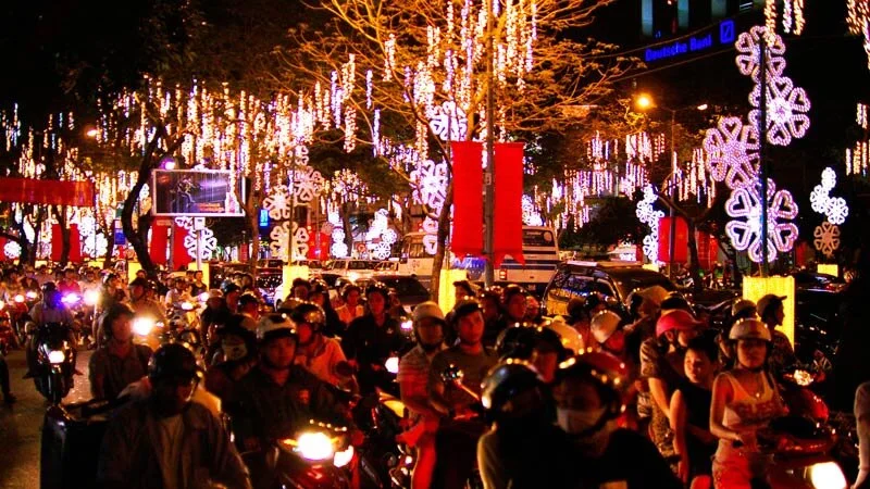 Christmas decorations in Ho Chi Minh City. Photo: Vietnam Insider.