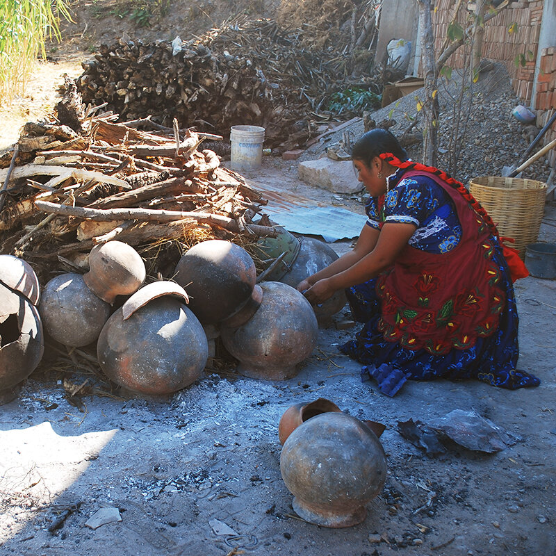 Gourd-inspired pottery in southeastern Mexico.