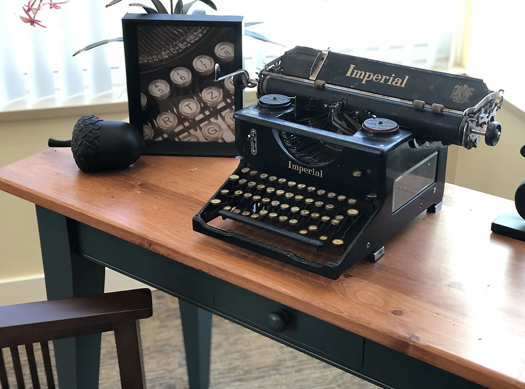 typewriter.jpg