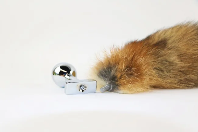 detachable tail plug