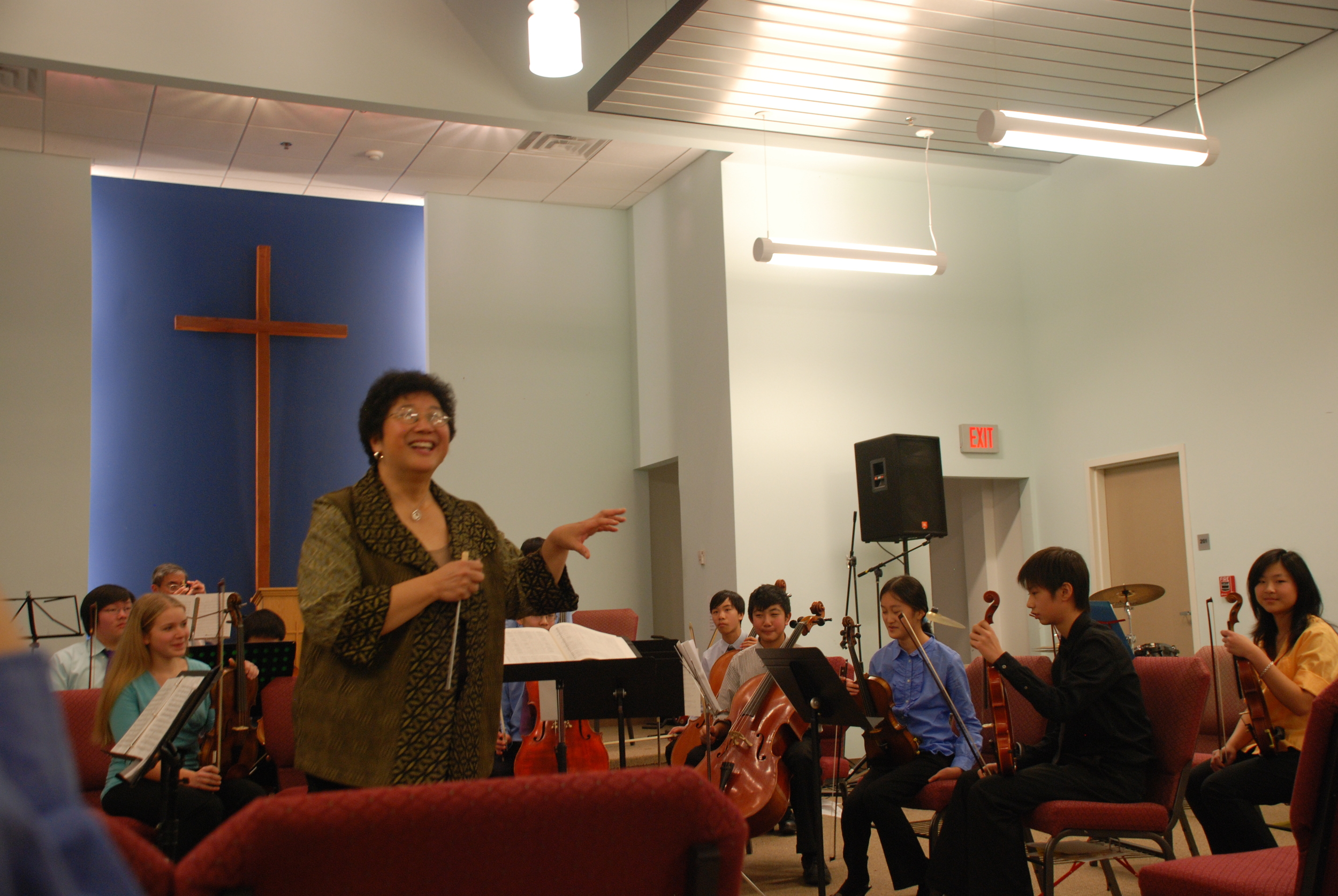 Maestra Chiu-Tze Lin introduces the Bravura Youth Orchestra for the very first time!