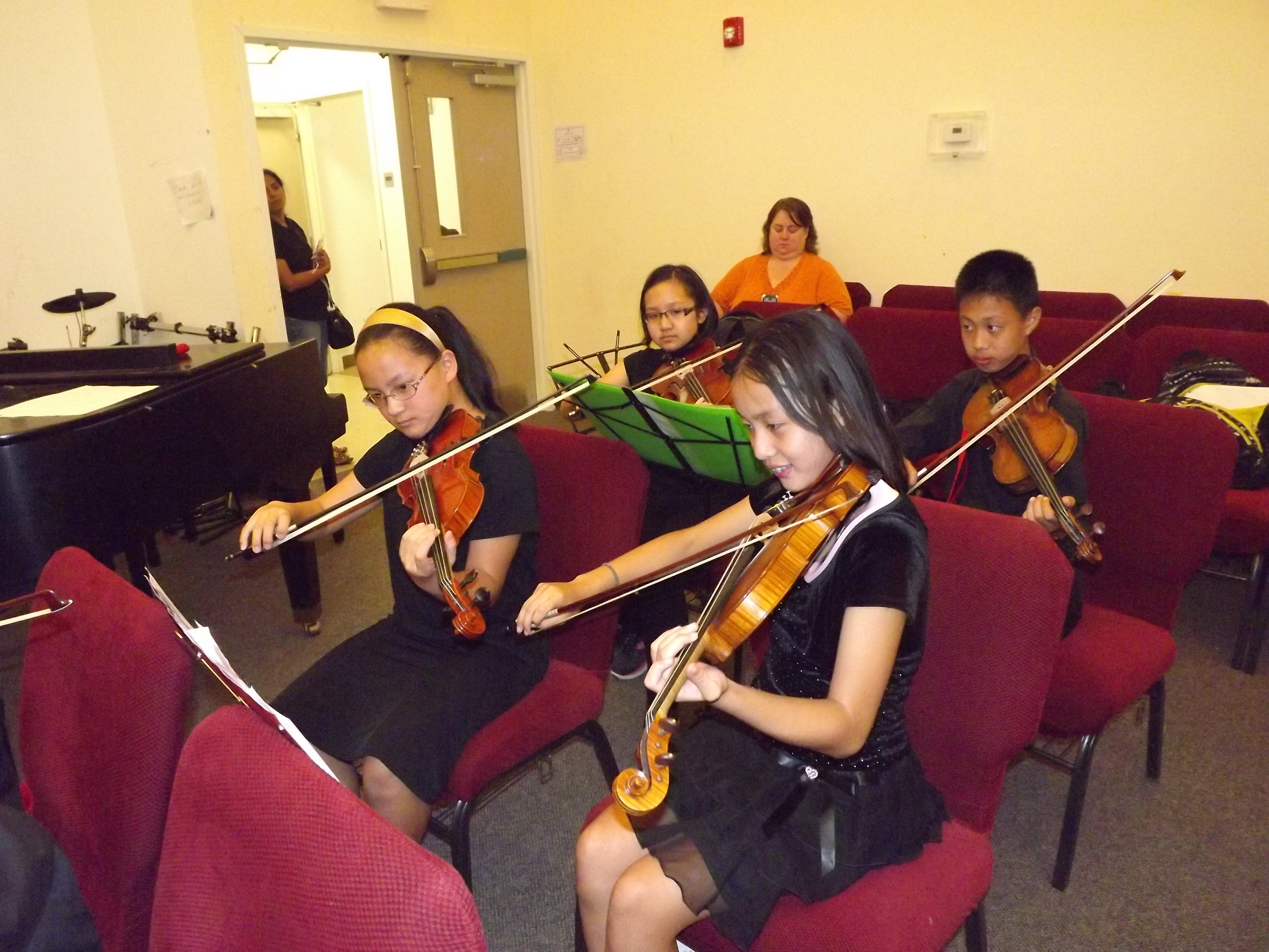 Ensemble violinist - 1.JPG