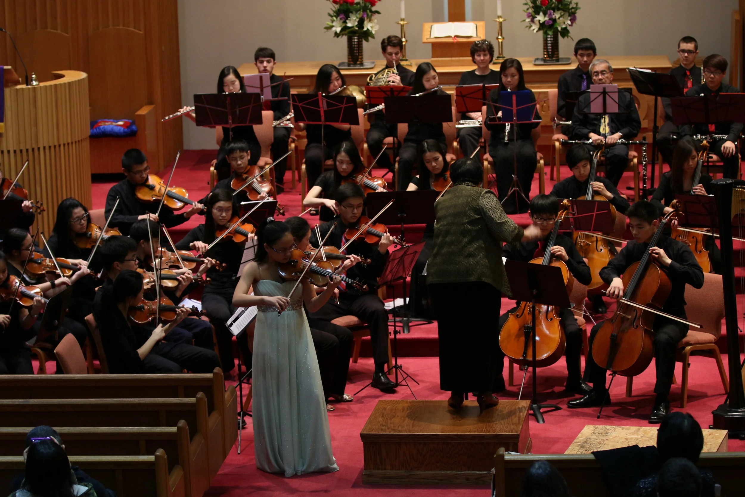 Tienne Yu soloing on a Mozart Violin Concerto