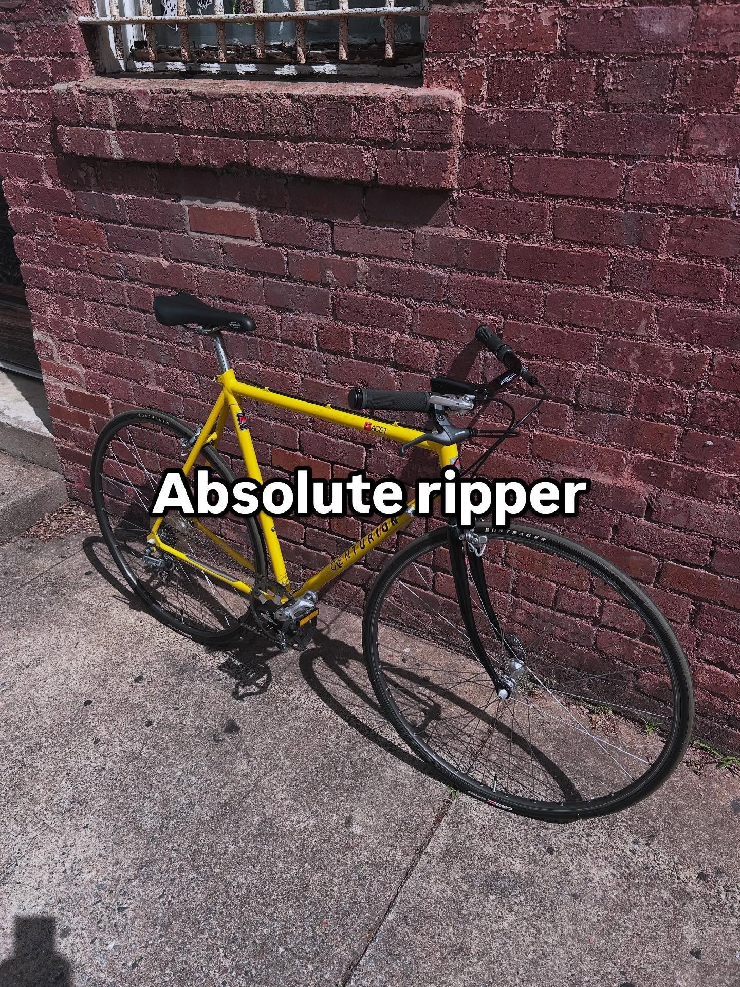 Don’t sleep on this bee’d out rumble pony!!! 🐝
1985 57cm Centurion Facet set up for fast city blasting. Full Suntour Sprint groupset, black nitto stem, Origin8 Classique touring bars, 7 speed friction shifted straight block. Style for m