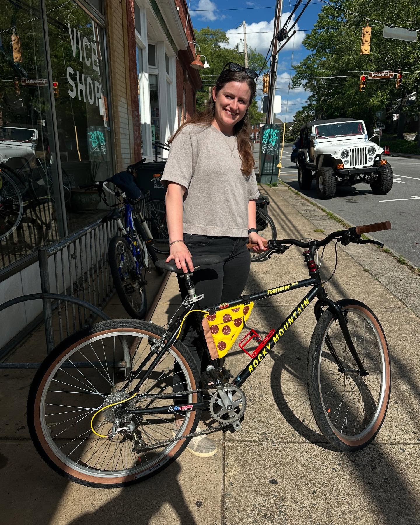 Another @nittyrulee build out the door! Vintage Rocky Mountain neighborhood blaster with pizza frame bag.