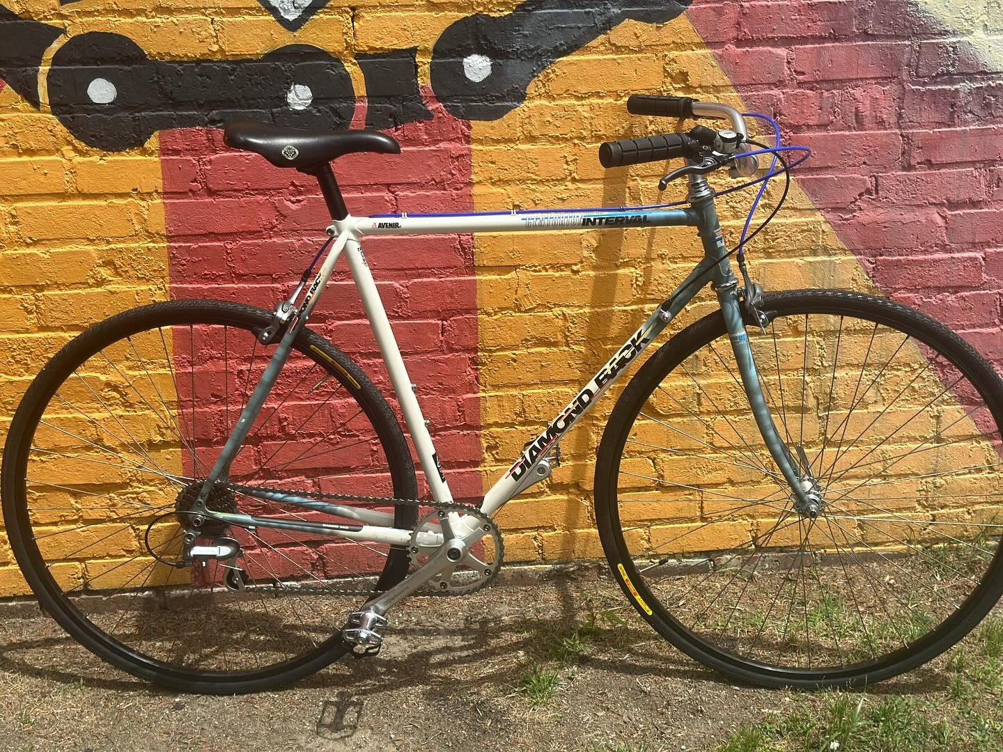 Freshly built Diamond Back “Centurion Interval” is set up for city riding with Strong Cromo tubing, Shimano Exage 500 components, 1x7 drivetrain w/ Deore thumb shifting, new Panaracer Pasela tires and new Pure City upright handlebars.
C