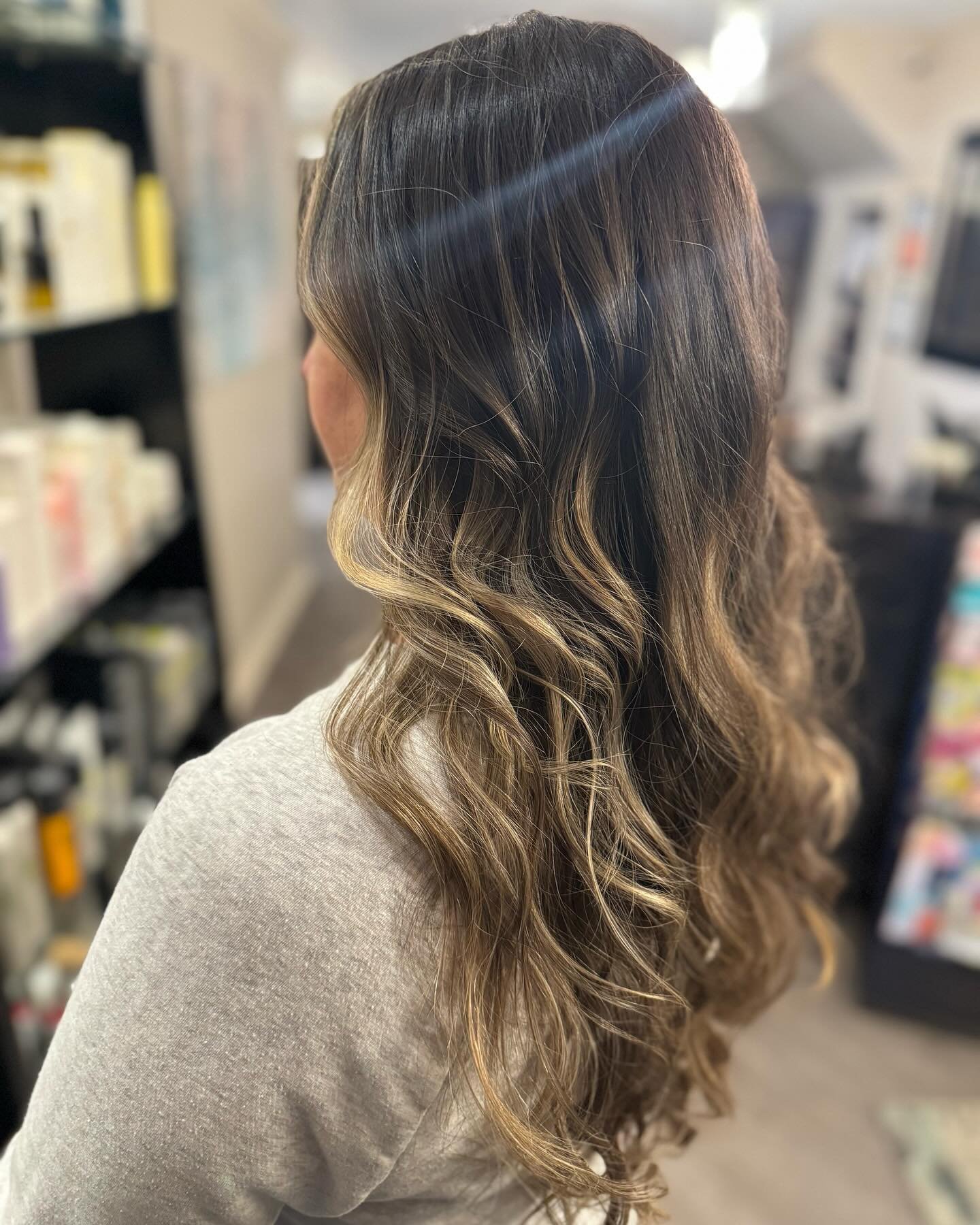 We absolutely loving this transformation!!!!!

Stylist: Brigid @brigid_birtch 

For this client we did a lowlight, toner for a softer blend and a trim too!!