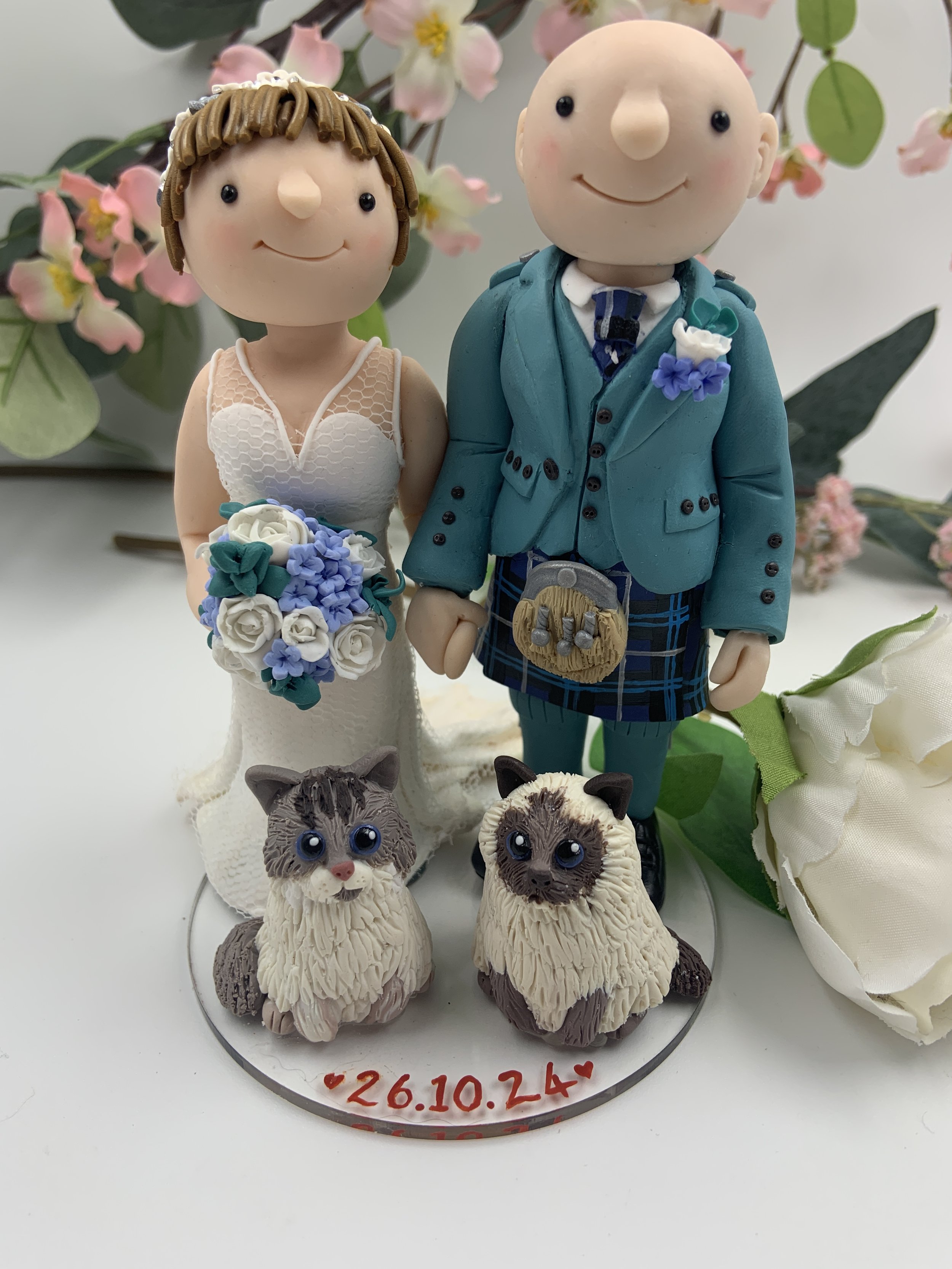 wedding cake topper with cats.jpg