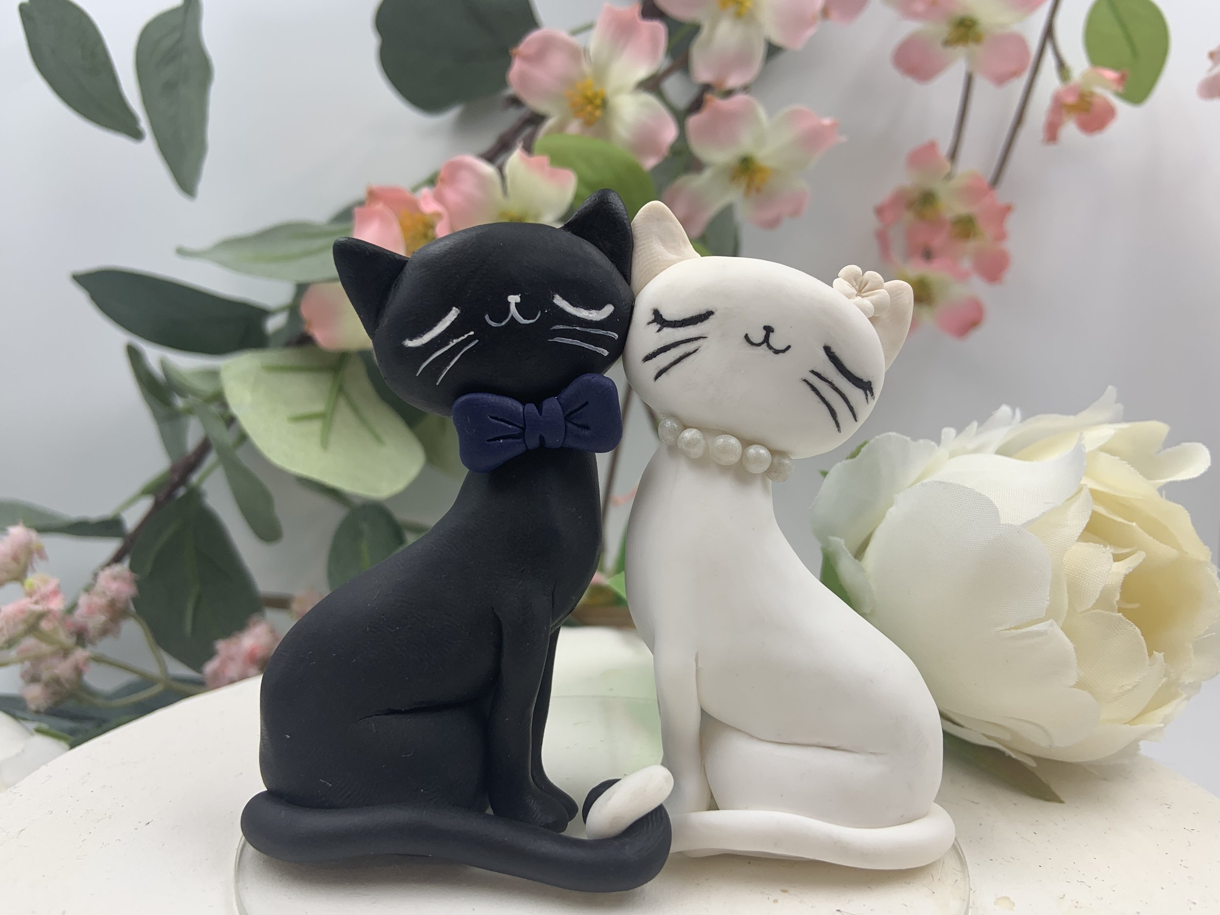 Black and white cats wedding cake topper.jpg