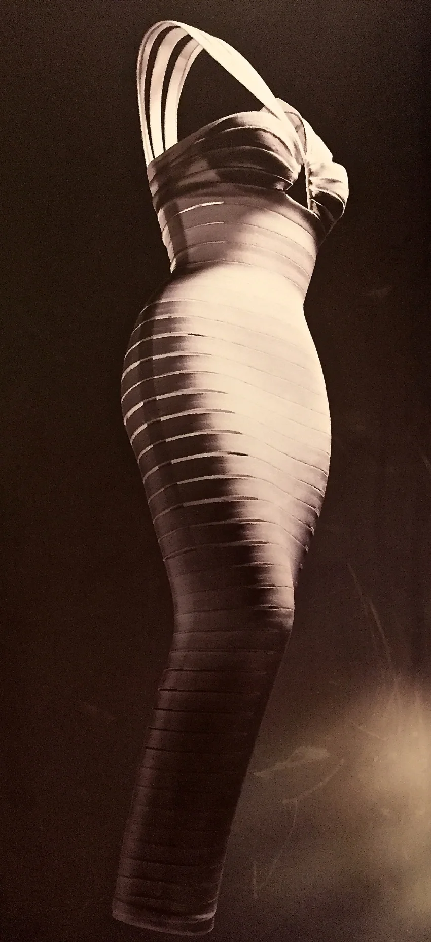 COUTURE/SCULPTURE: PITTURA, SCULTURA E MODA. L' ARTE A 360 GRADI