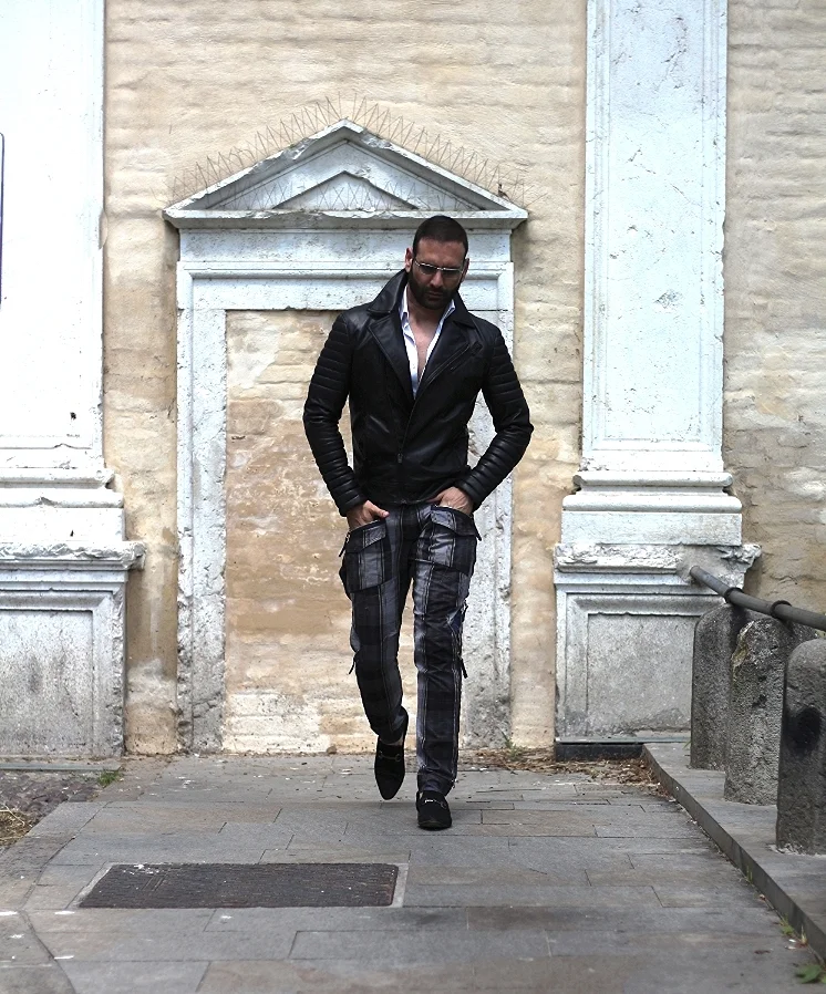 SANSONE HA TAGLIATO I CAPELLI MA FA CRESCERE LA BARBA