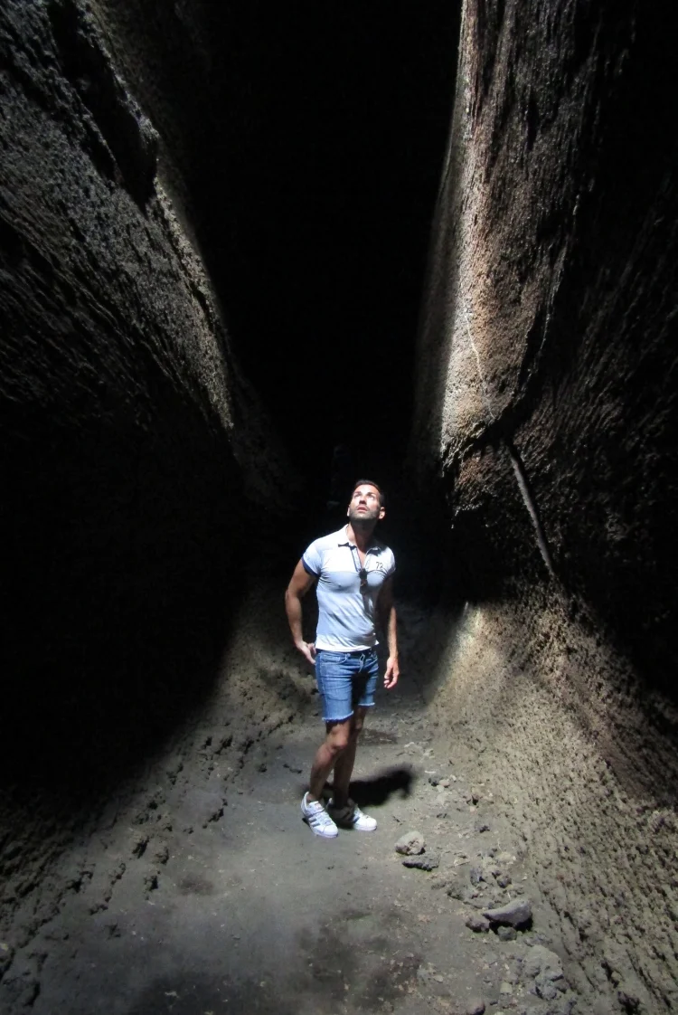 Etna grotta di Serracozzo / Stefano Zulian