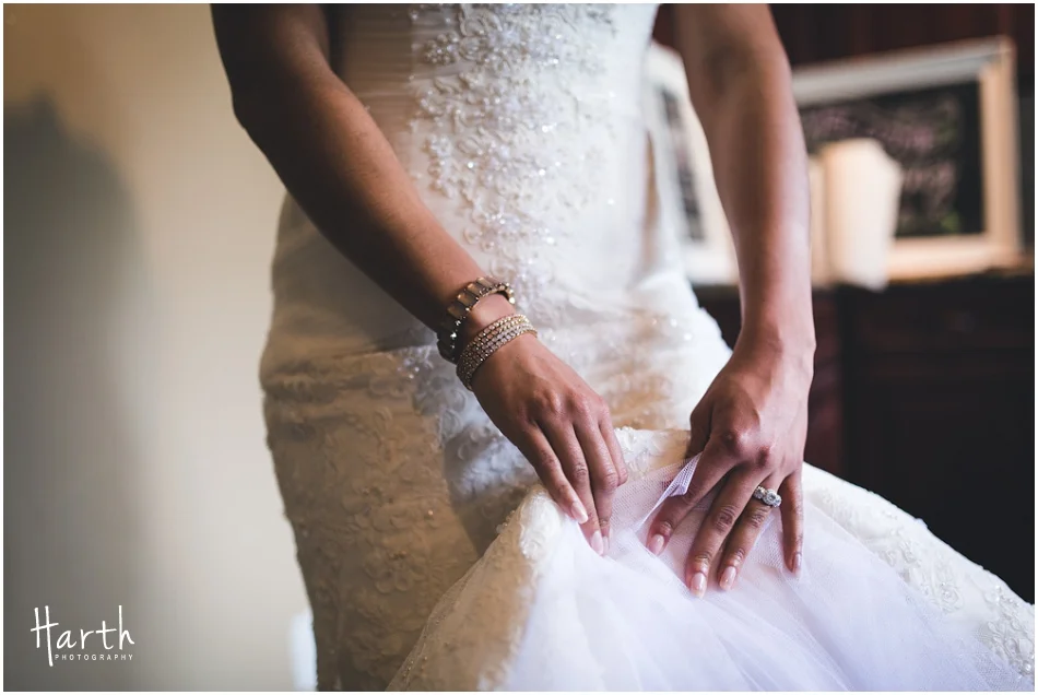 Brides dress and jewelry - Harth Photography