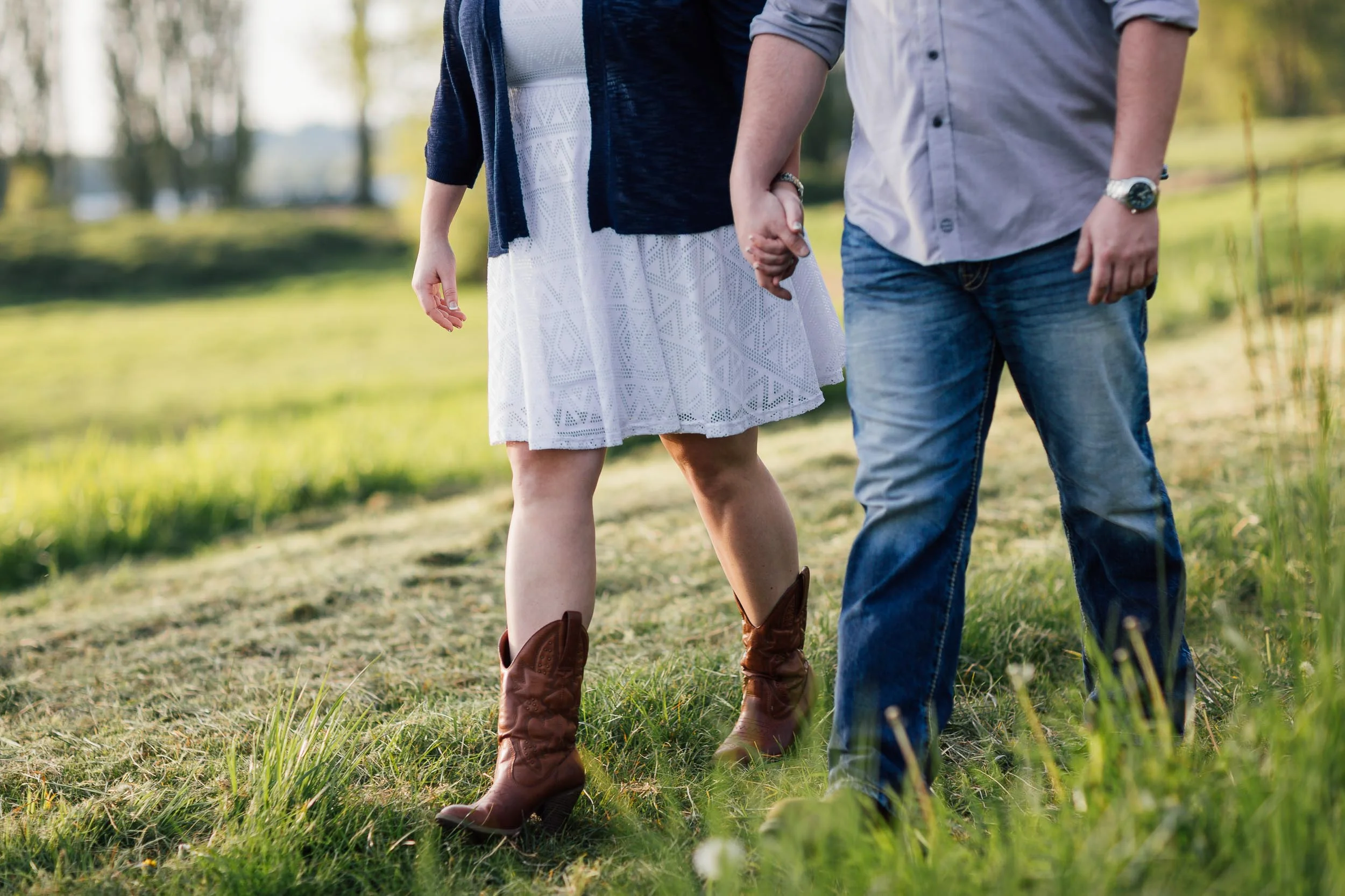 Nicole & Jesse // Snohomish Tall Grass Engagement Photographer