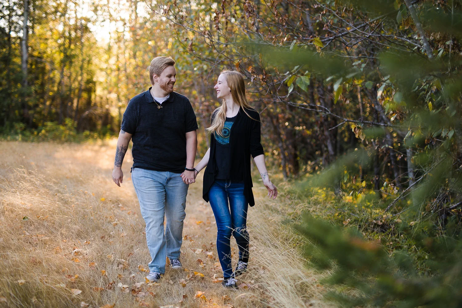 pnw-sunset-outdoor-engagement-03.jpg