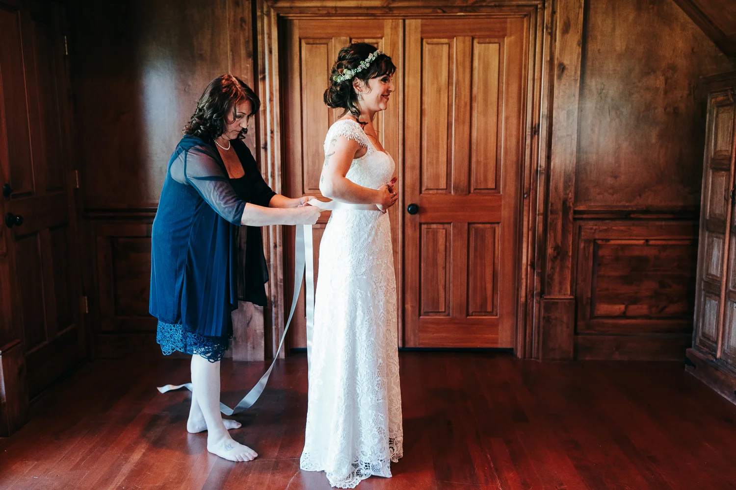 cle-elum-wedding-photographer-cattle-barn-0205.jpg